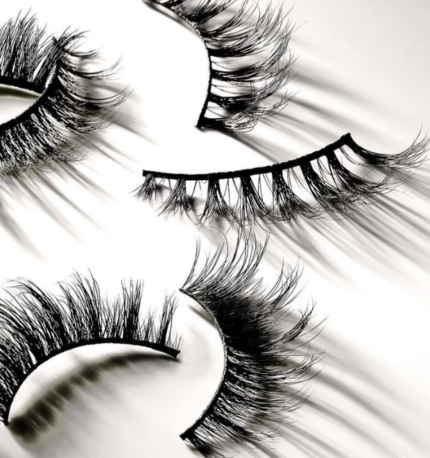 Eyelashes & Eyebrows